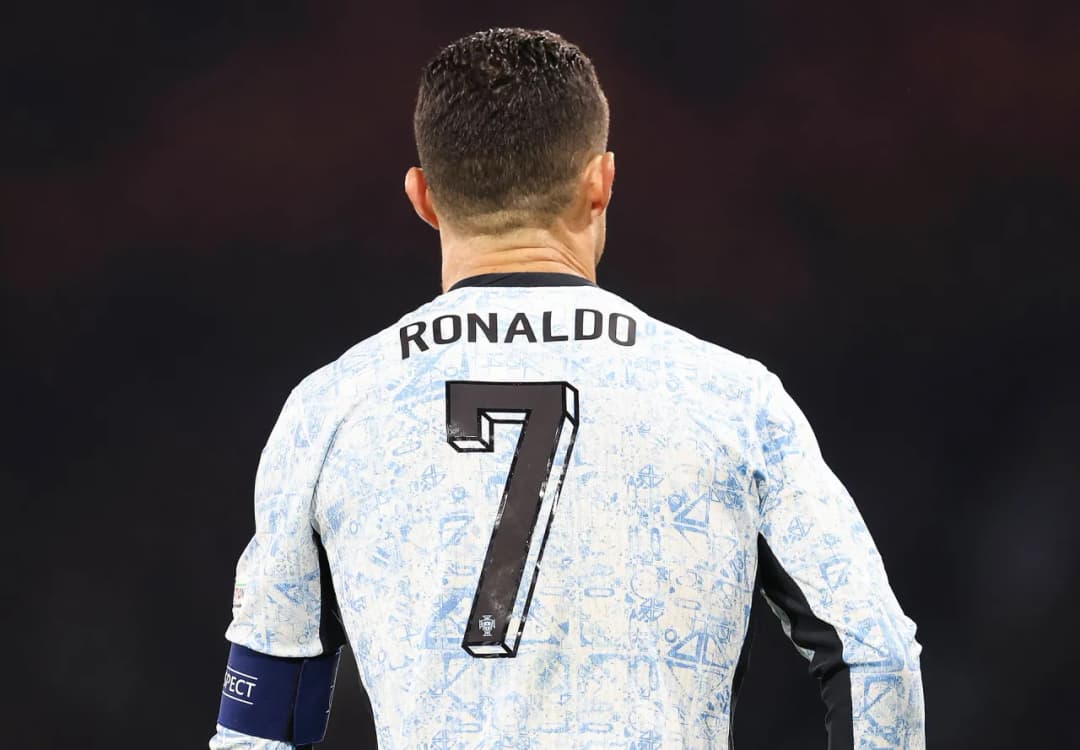 Ile zarabiają najlepsi piłkarze świata? Zaskakujące kwoty i źródła dochodów