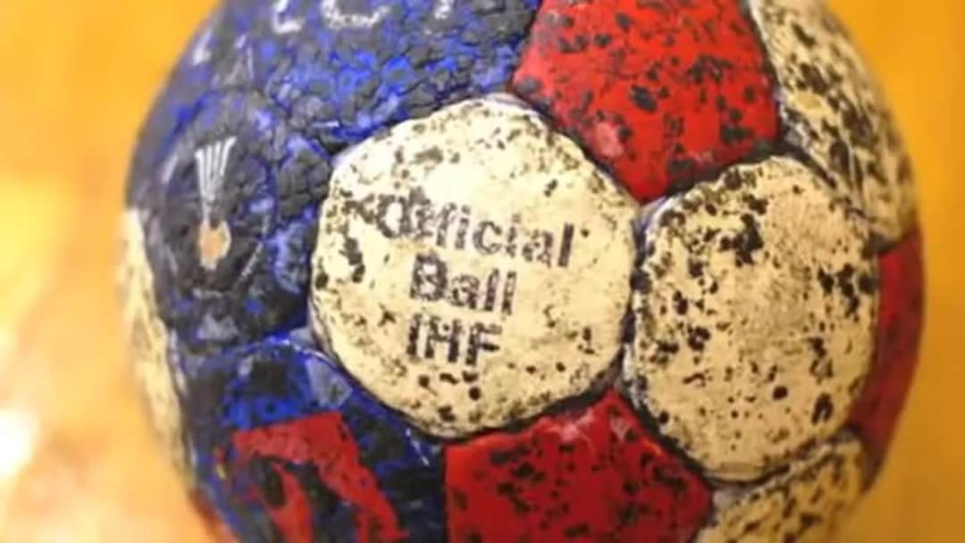 Skuteczne metody na zmycie kleju do piłki ręcznej bez uszkodzeń