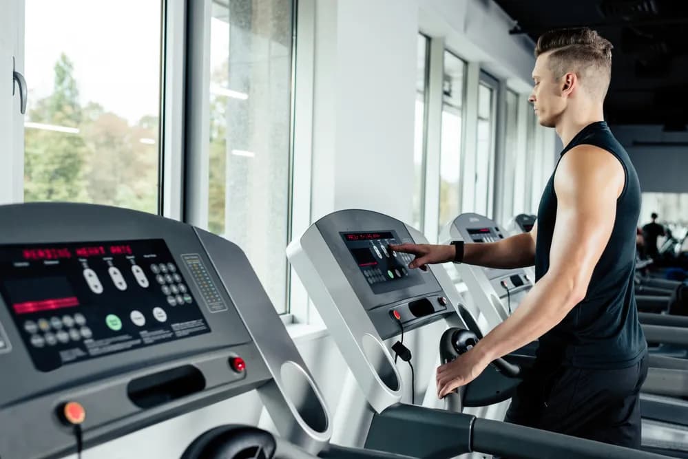 Ile cardio po treningu siłowym, aby efektywnie spalać tłuszcz?