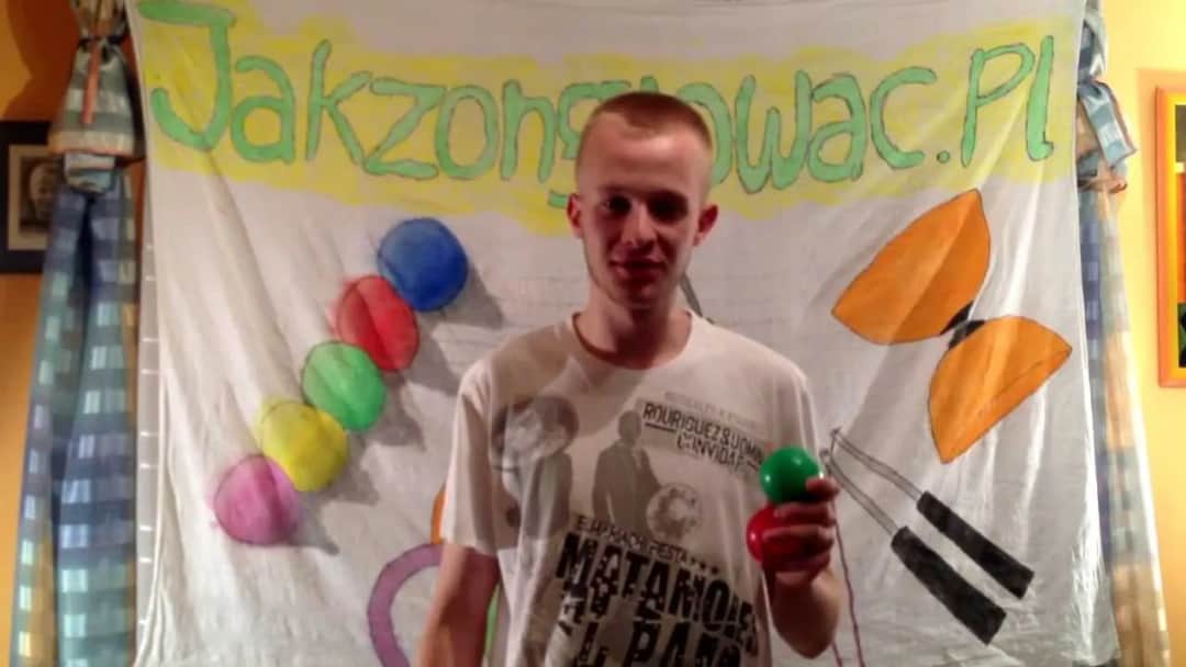 Jak żonglować 2 piłkami: proste techniki dla początkujących, które działają