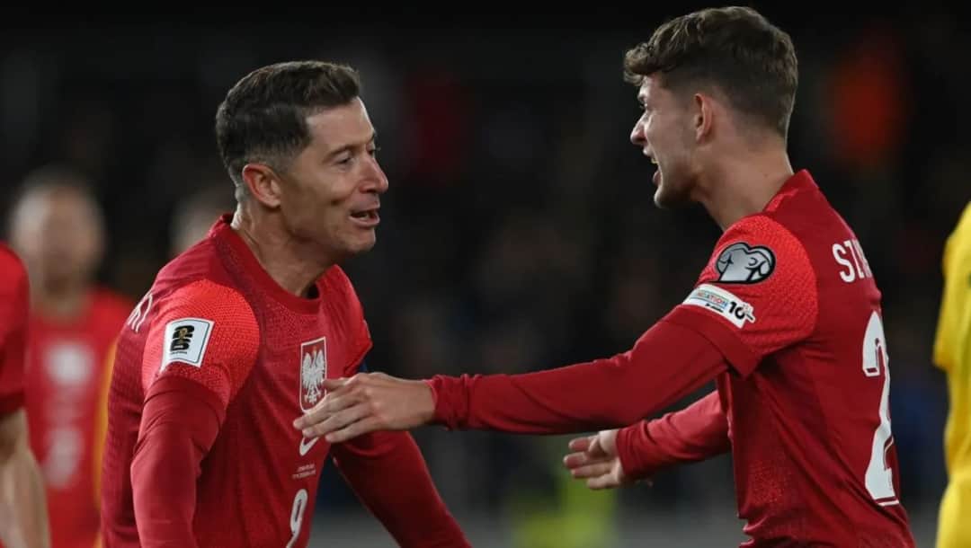 Z kim dzisiaj gra Polska w piłkę nożną? Ostatnie mecze i plany