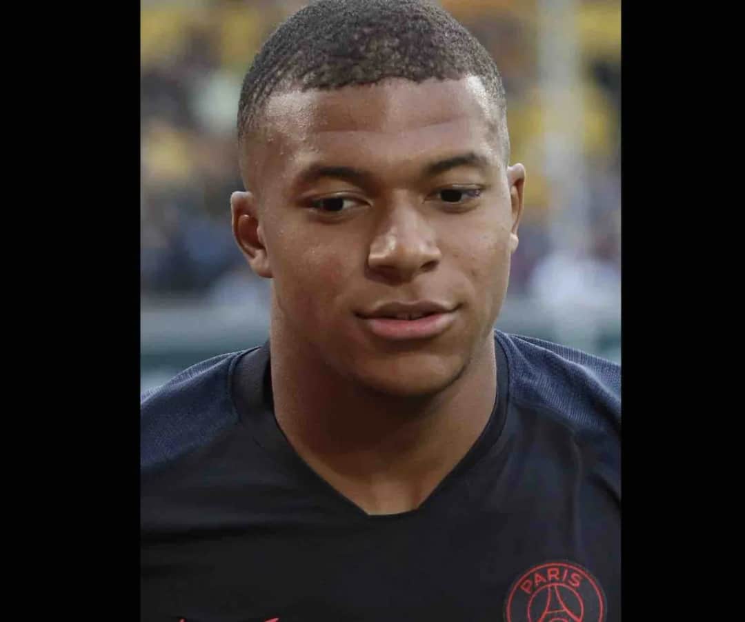 Ile zarabia Mbappe na sekundę? Zaskakujące liczby i fakty