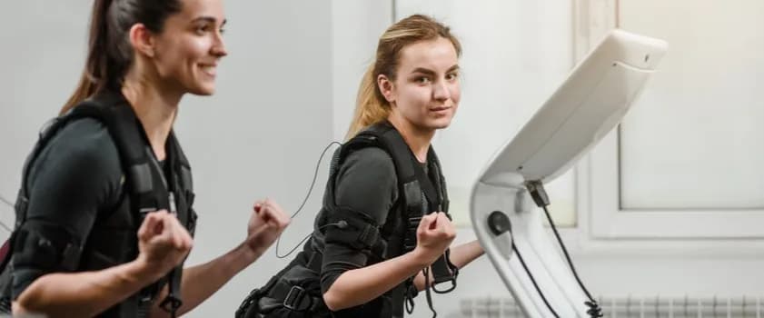 Trening EMS na czym polega: odkryj tajniki skutecznej stymulacji mięśni